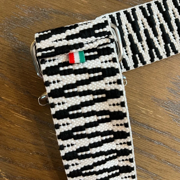 Vera Pelle Crossbody Bag - Picture 6 of 16